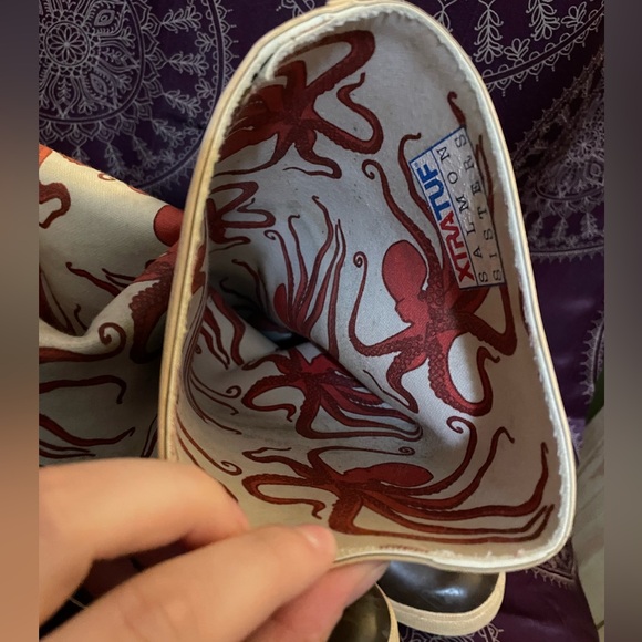 Salmon Sisters Xtratuf boots - Picture 4 of 11